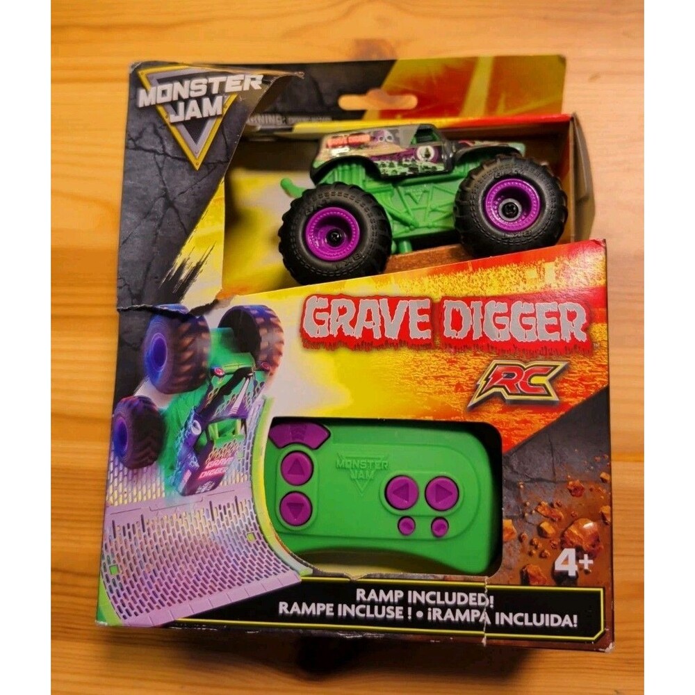 Spin Master Monster Jam Grave Digger Mini RC - Includes Ramp for tricks!